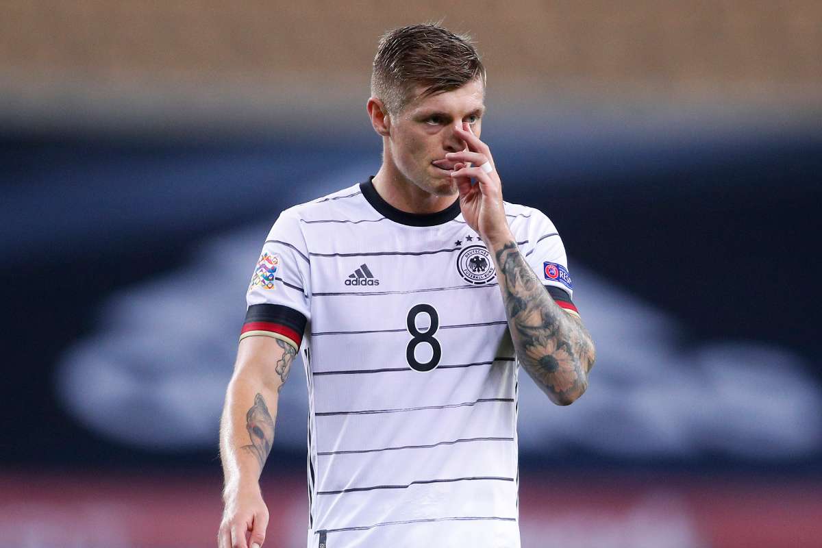 Kroos bỡ ngỡ sau quãng thời gian vắng bóng ở tuyển Đức